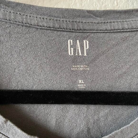 Grey gap short sleeve t - Picture 3 of 3